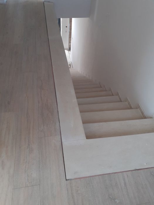 Подпрозоречни первази и шапки от врачански  варовик , облицовка камини