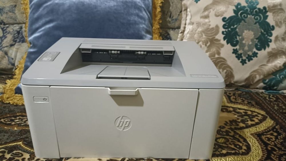 Принтер HP LJ m106w.