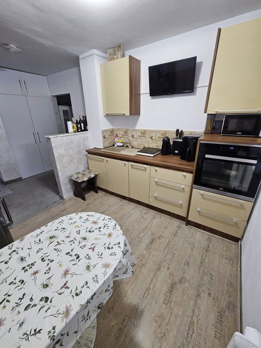 Apartament 2 camere zona Trocadero-Lăpușneanu sau Schimb cu o Casă