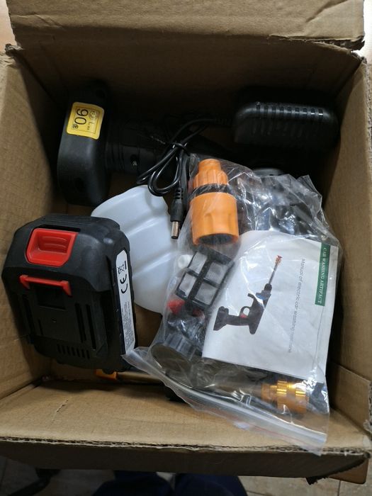 Акумолаторна  водоструйка