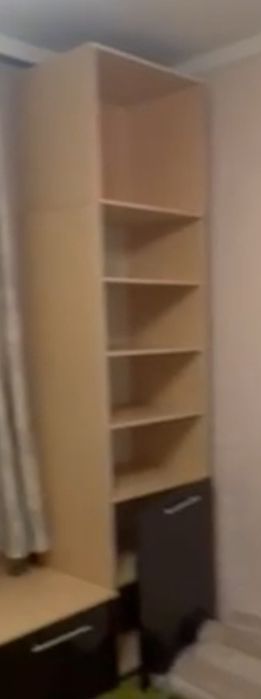 2 шкафа -стелажа