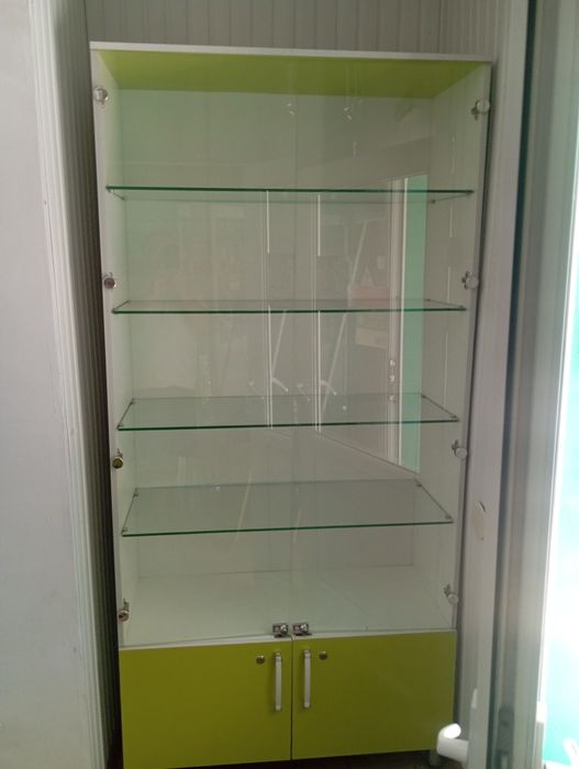 Продается мебели для аптеки