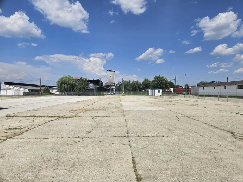 Inchiriez platforma betonata A1 km 94 langa Pitesti – acces TIR, utilitati, PSI, supraveghere video