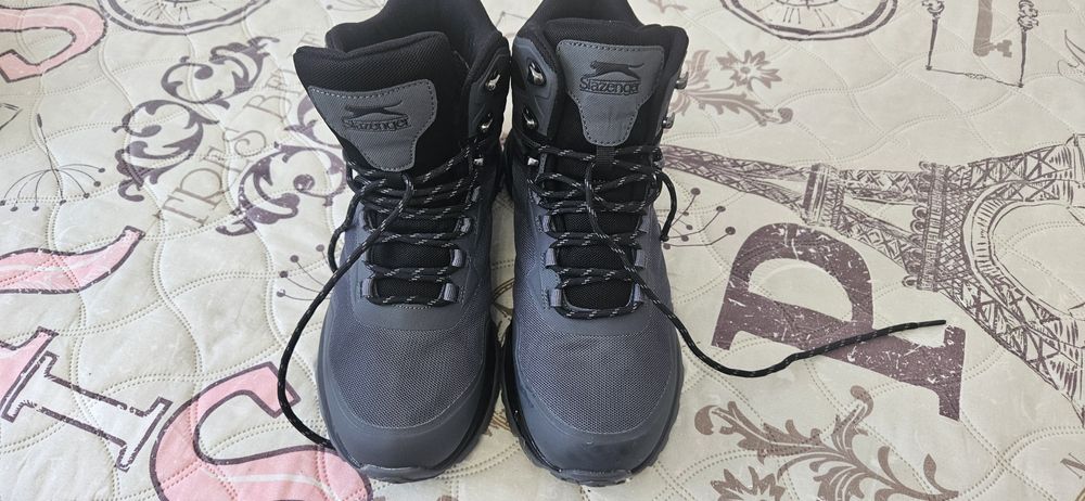 Зимни обувки, водонепромокаеми N44 размер на стелката 28.5см