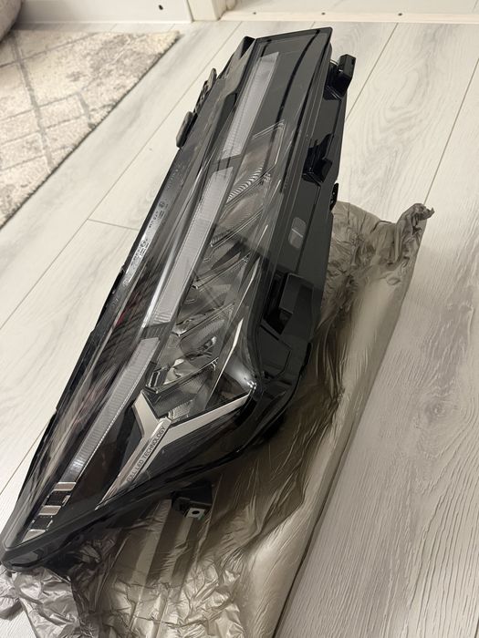 Фары Geely Coolray 2025