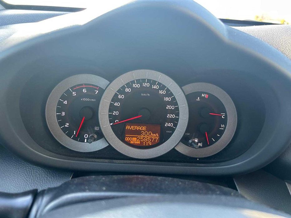 Toyota rav 4 III 4x4