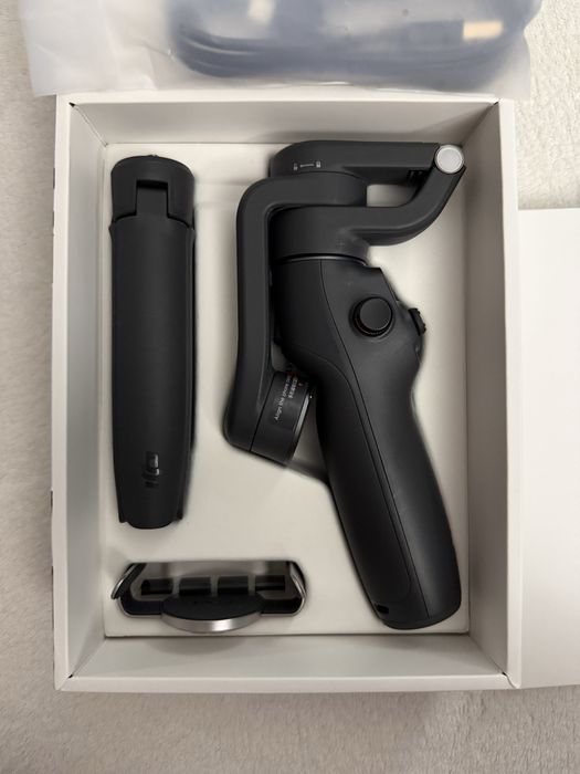 DJI Osmo Mobile 6 Gimbal Stabilizare Telefon + Trepied + Cutie | Ca nou