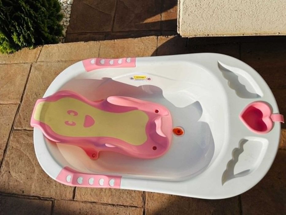 Vand Cadita bebelusi Little Mom Angel Pink cu reductor detasabil ergonomic cu fixare in ventuze inclus echipata cu manere antiderapante 88 x 51 x 22cm