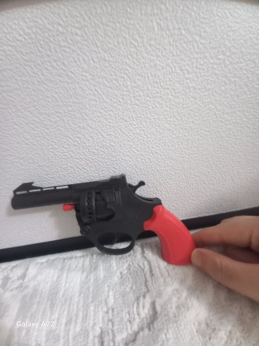 Револьвер(на пистонах)