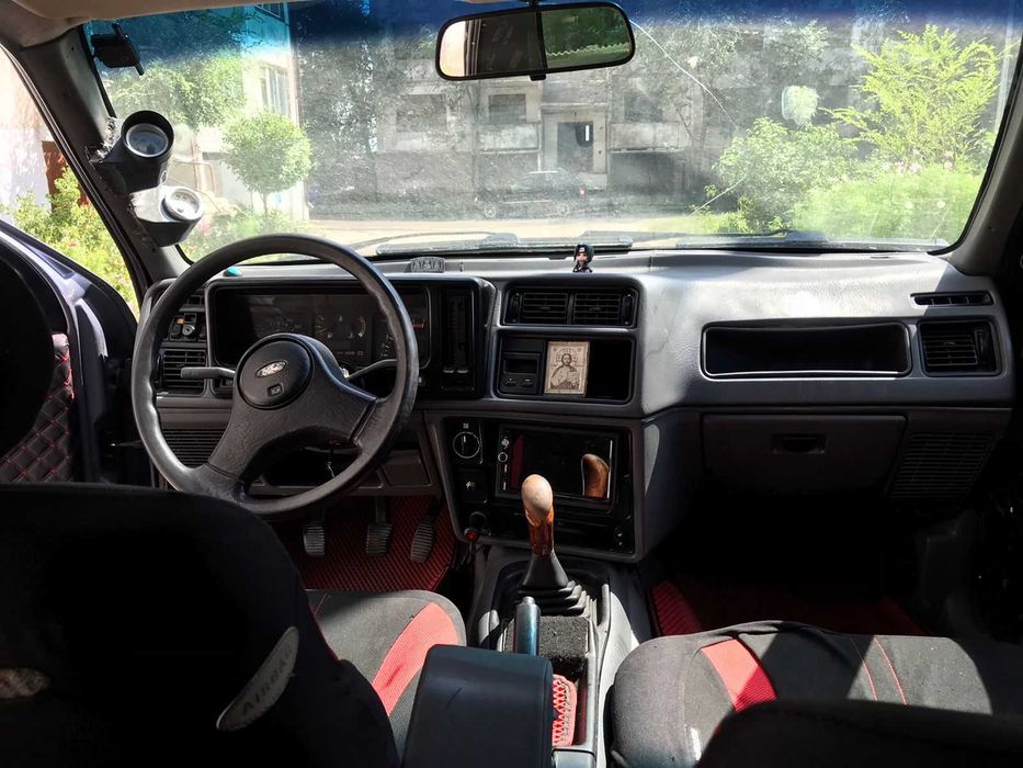 Ford Sierra LX Сапфир