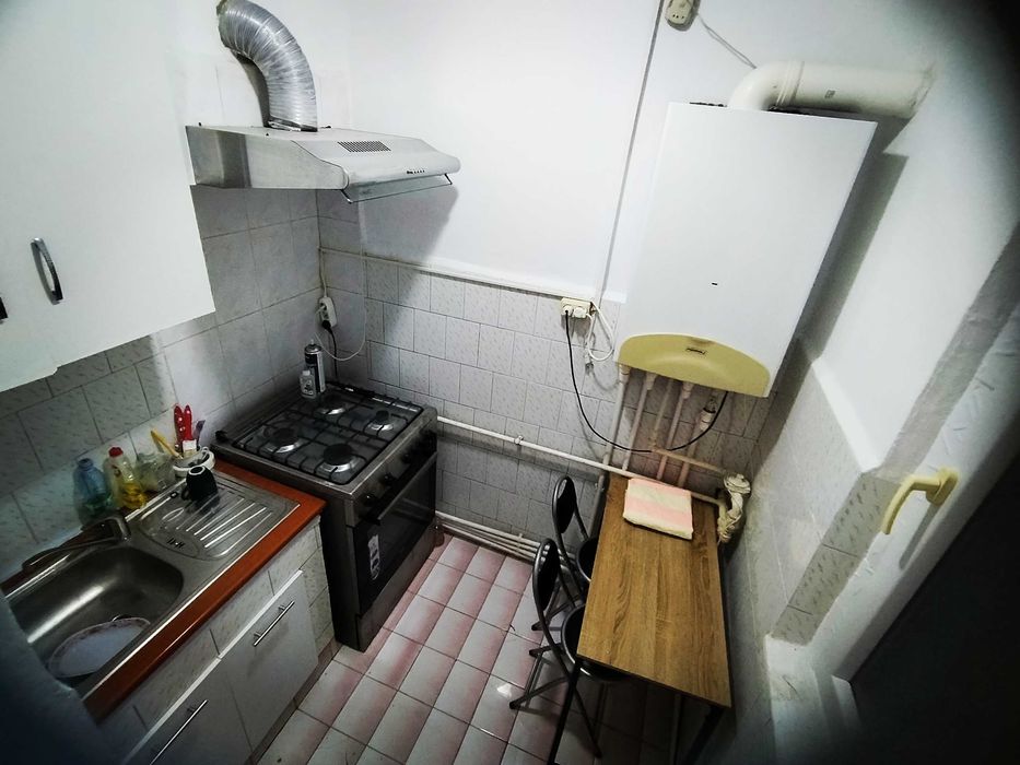 Închiriez apartament cu 2 camere langa liceul Cerna