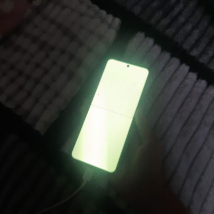 Продам samsung galaxy z flip 3 5g