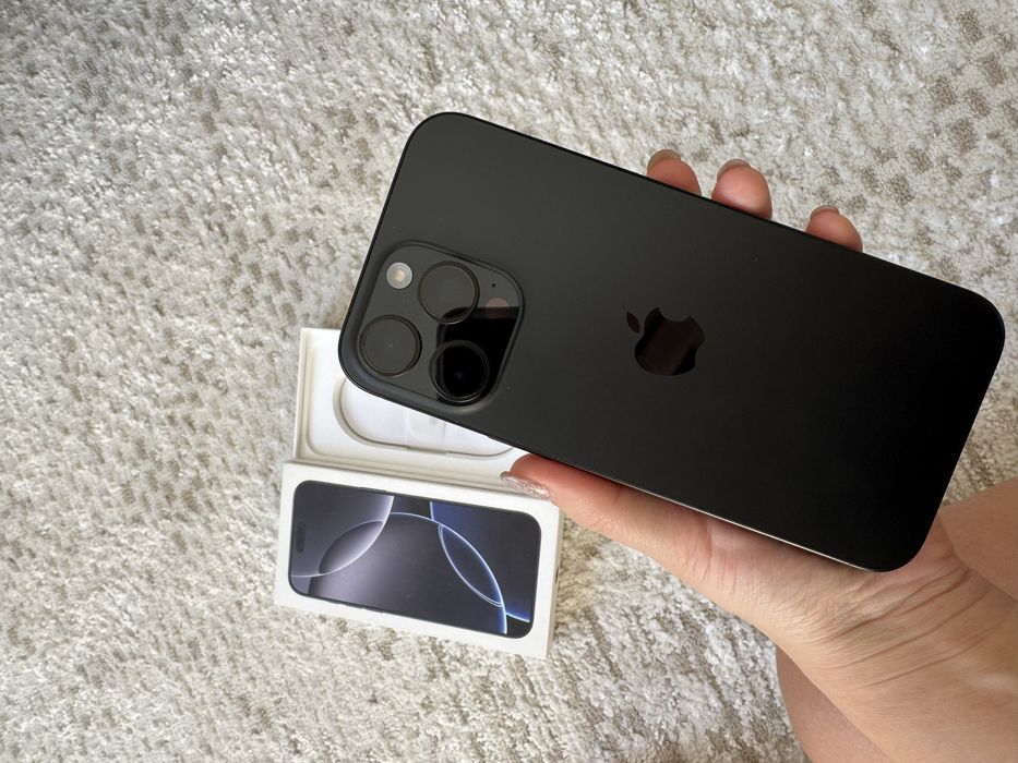 Срочно продаю 16 про мах