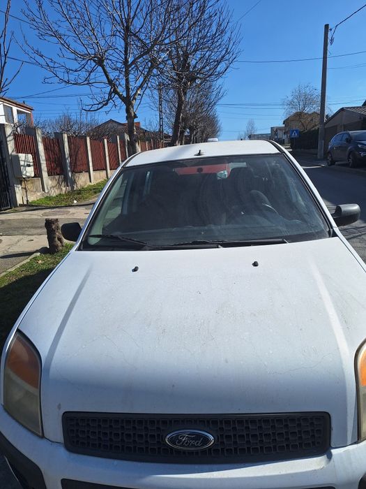 Ford fusion  fabricatie 2007 benzina consum mic vopsea originala