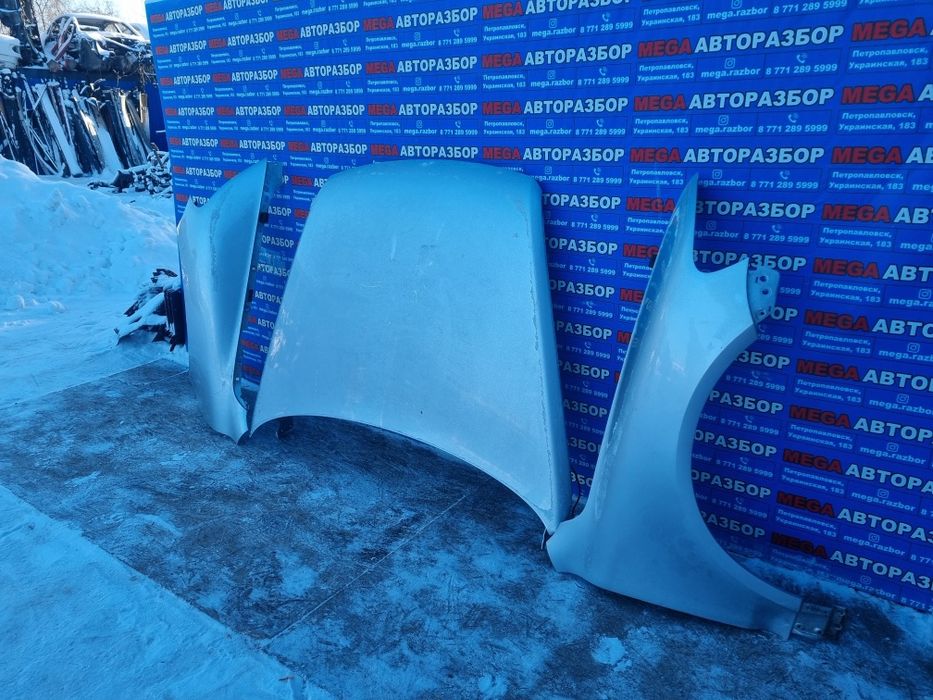 Капот на vw Touareg.