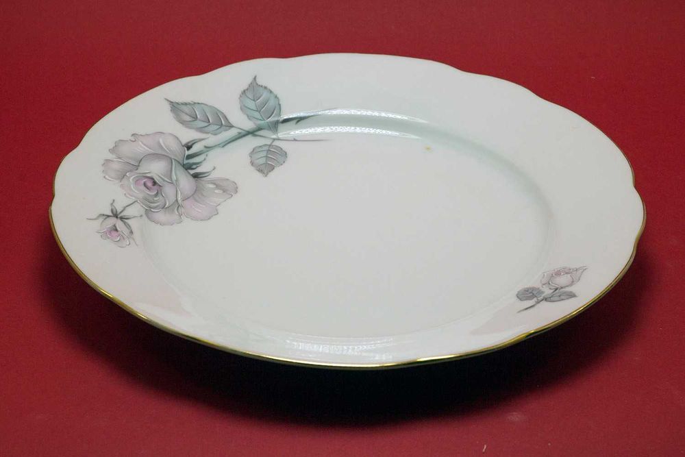 4 тарелки "Ветка розы" Тонкий Чехословацкий фарфор.