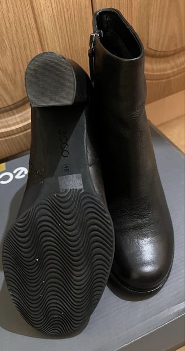 Ботинки женские на каблуке Ecco