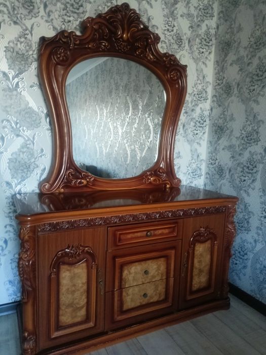 Прoдам шкаф и трюмо.20000 тн