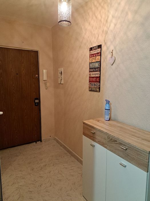 Дава се под наем Тристаен апартамент в Ямбол, Аврен - 64 кв.м за 204 € - Снимка #3