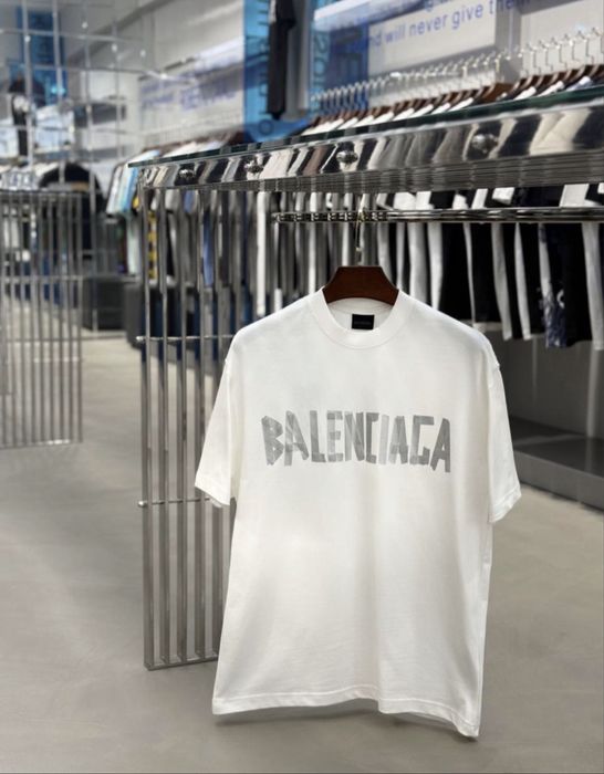 Tricou Balenciaga