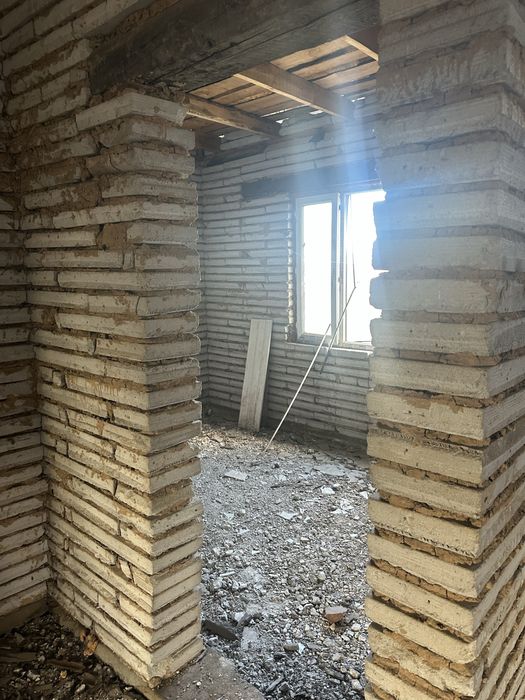 Продам недстроенный дом