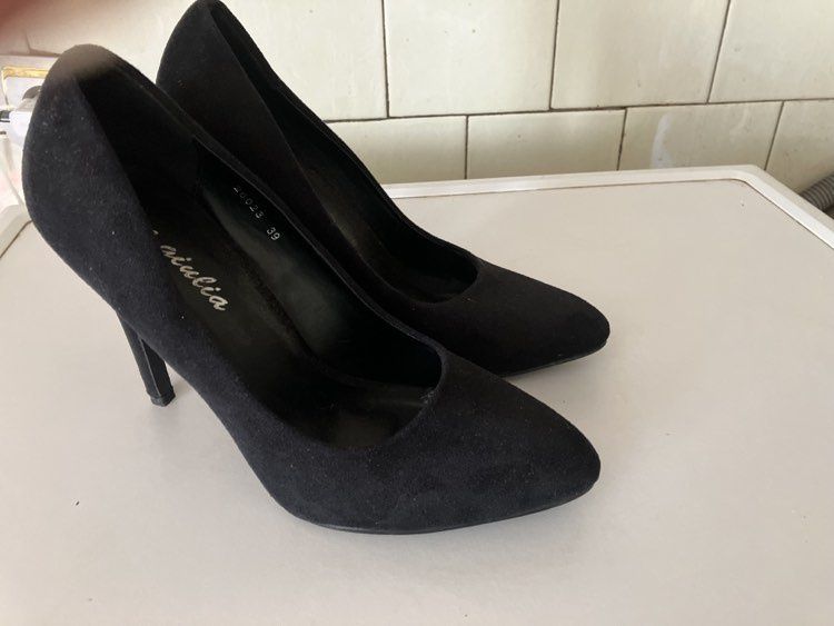 Обувки нови 39 номер