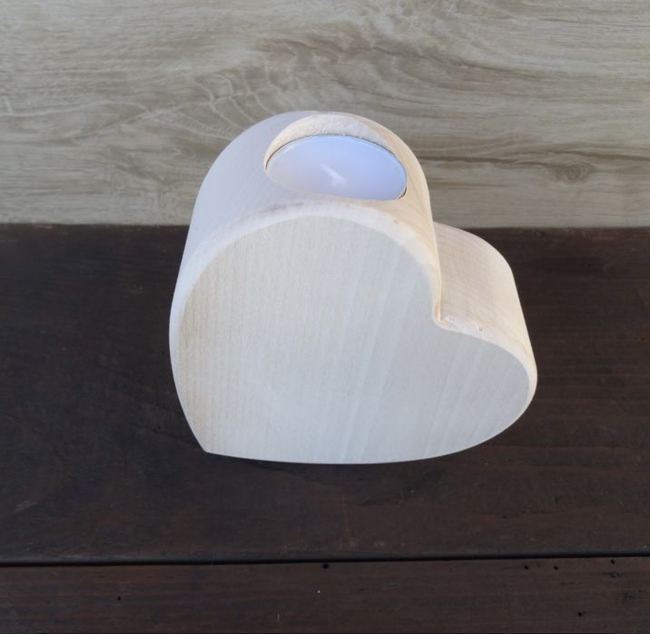 Ръчно изработеви дървени изделия с пирография