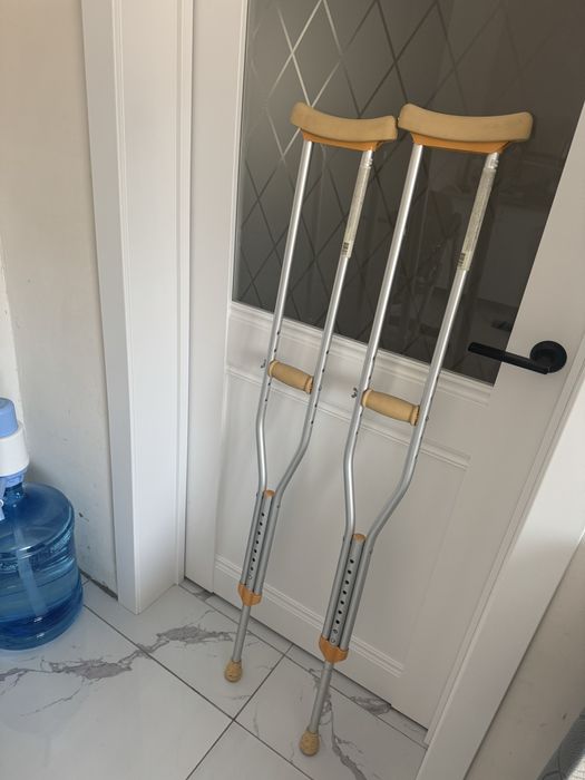 Костыли подмышечные для взрослых, подростков и детей. 6000тг