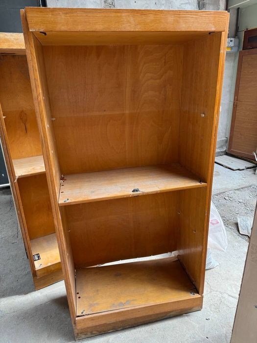 Shkaflar sotiladi kelishilgan narxda