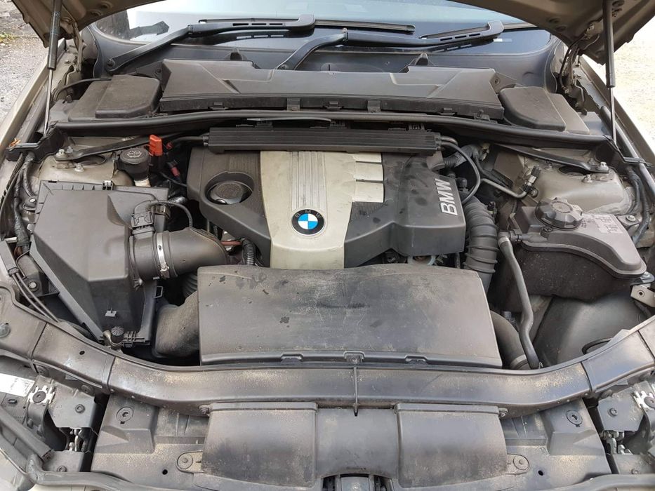 BMW E90 320d 177кс N47 ръчка седан НА ЧАСТИ!