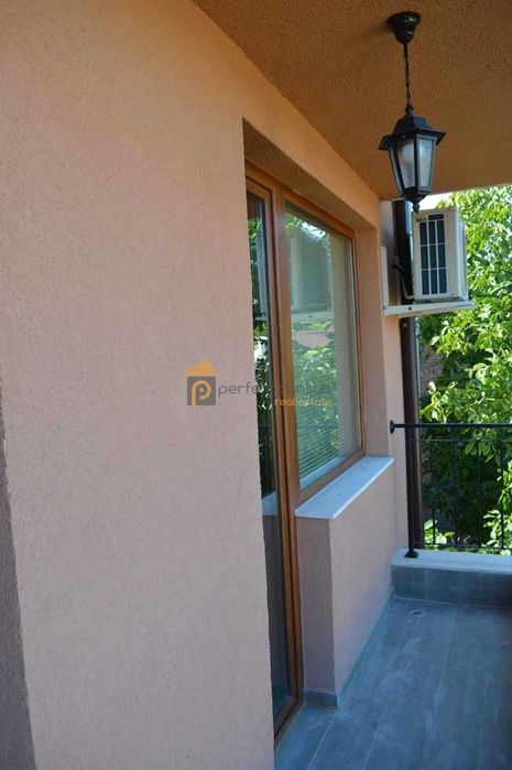 Дава се под наем Тристаен апартамент в Пловдив, Кючук Париж - 120 кв.м за 458.49 € - Снимка #11