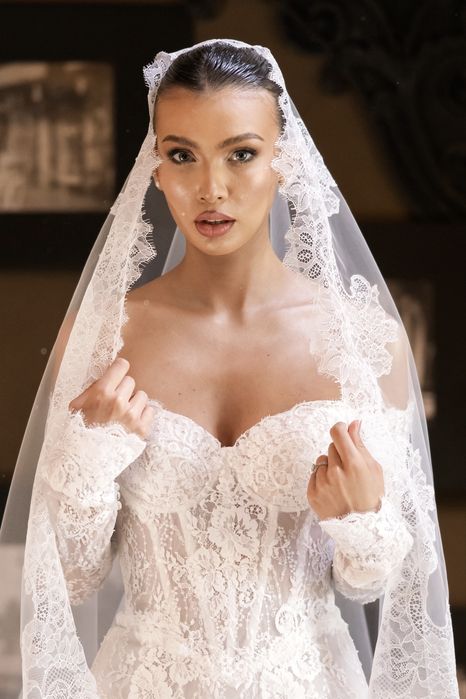 Voal cu dantela mantilla