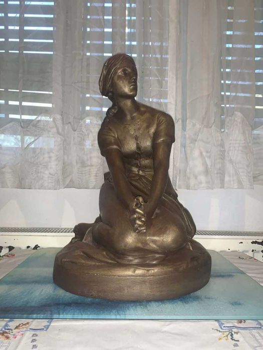 Statuie tarancuta din lut
