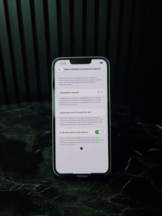 Noble Amanet - iPhone 13, 128GB, 87%, punct pe ecran
