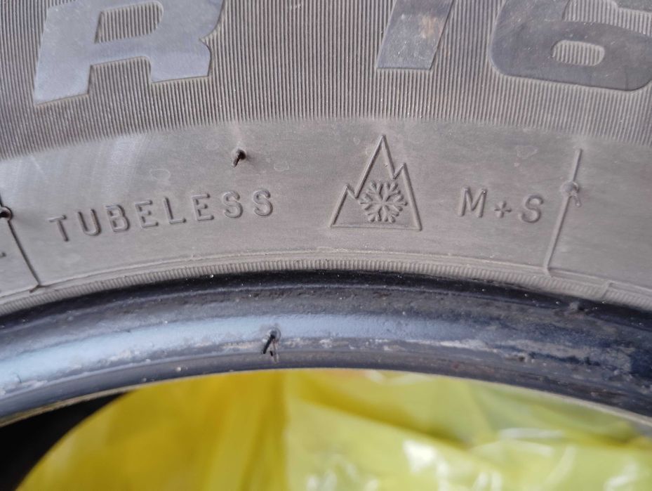 Продавам гуми зимни 2 бр 205/55/16