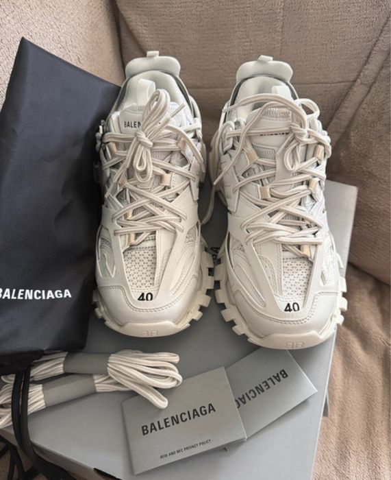Balenciaga track
