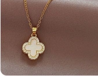 Бижутерия 1 стоит 400тг