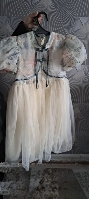 Срочно продам детский платье для девочек