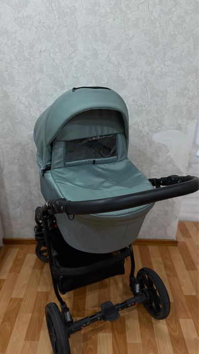 Продам  детскую коляску трансформер, зима/лето