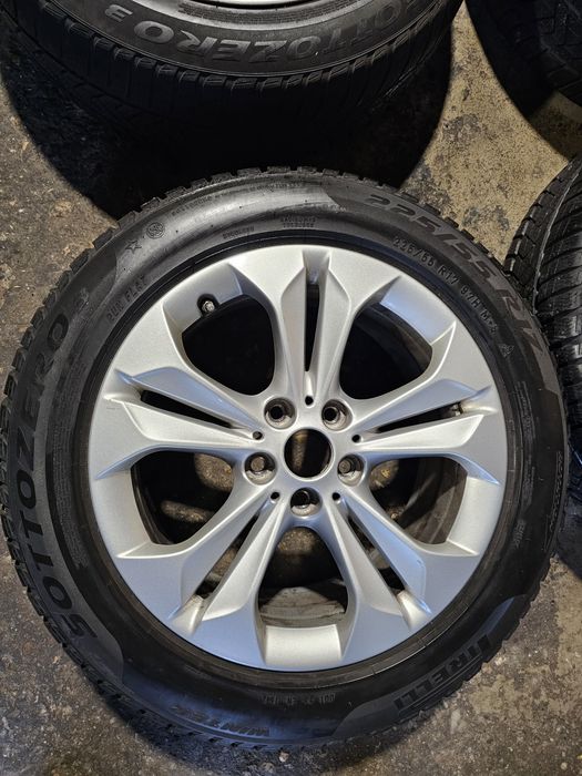 4 jante originale BMW X1 F48 5x112 cu anvelope iarna 225 55 17 Pirelli