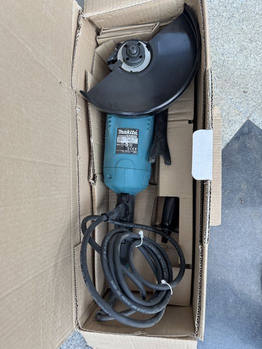 Ъглошлайф Макита