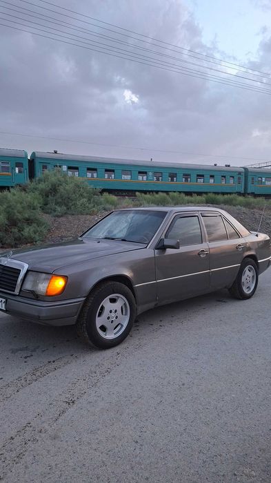 Мерс 124 м103. Машина в хорошем состояний