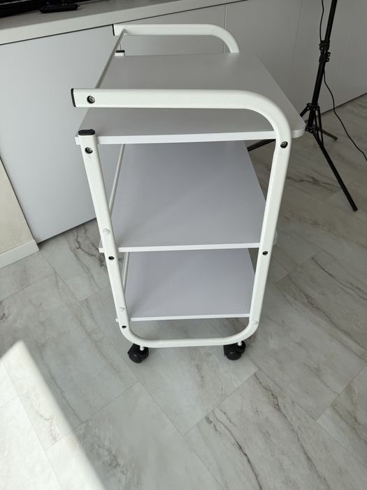 Masa si scaun pentru salon