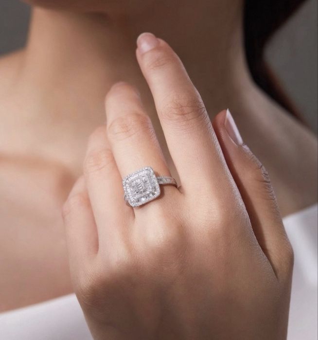 Шикарное бриллиантовое кольцо