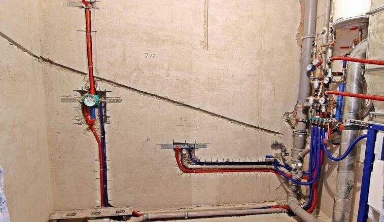 Изготовление штроб под разводку труб