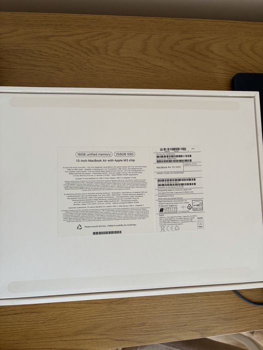 MacBook Air M3 - 16GB RAM, 100% батерия