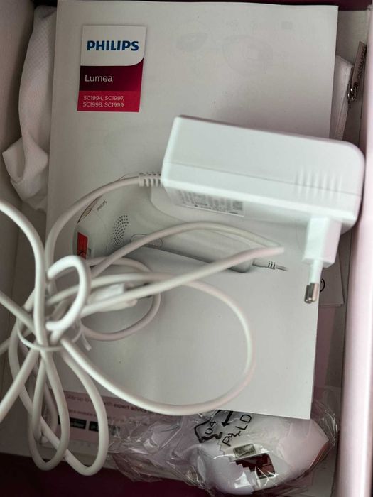 Продавам употребяван фотоепилатор Philips Lumea SC1997