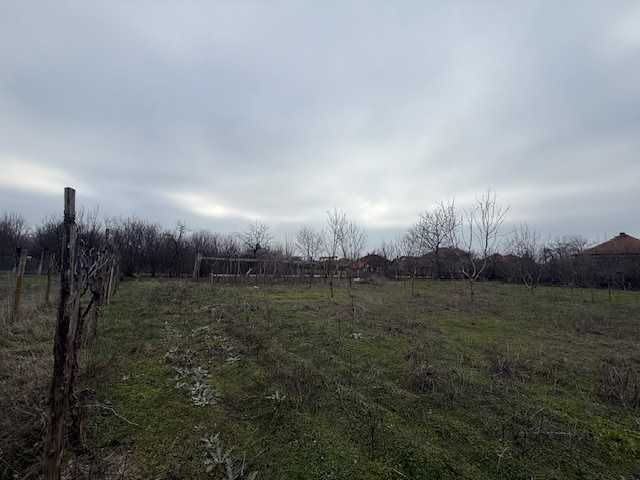 Имот в регулация 2220 кв.м | ВиК | близо до центъра – с. Хърлец