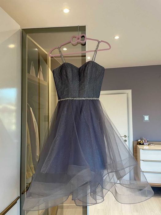 Нежна елегантна бална / вечерна рокля.