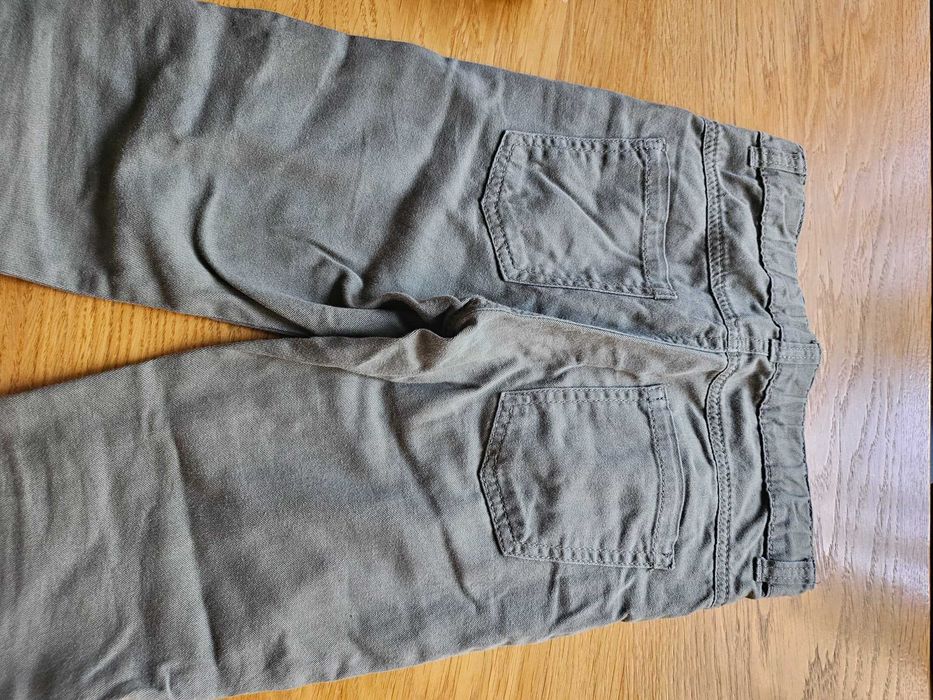 Лот панталони Carter's, Benetton и HM за момче